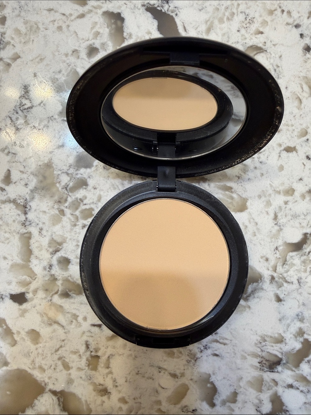 Rare and original MAC  Studio Fix Powder Plus Foundation NC25 - Picture 2 of 3